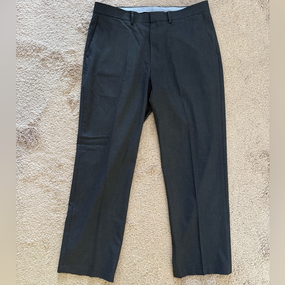 J H Haggar men pants black size 36x30 polyester 67% - Picture 1 of 4